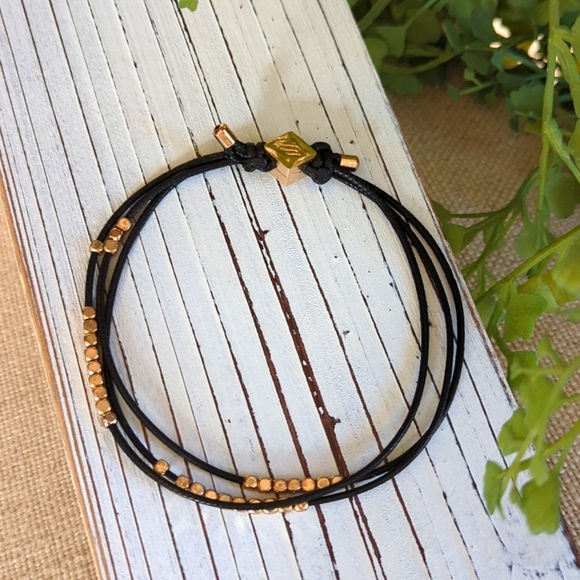 NWOT Black and Gold Adjustable Slide Bracelet - Picture 6 of 6